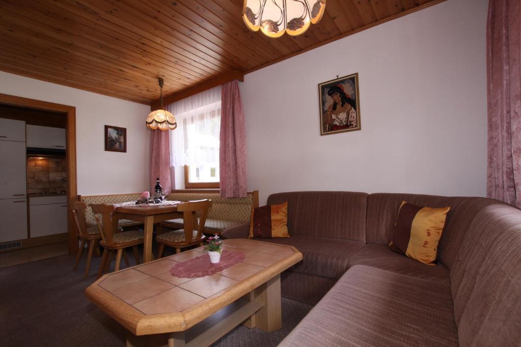 Landhaus Tschafein Galtür エクステリア 写真
